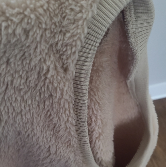 Fuzzy Hem and Thread Vest tan One Size - Picture 4 of 5